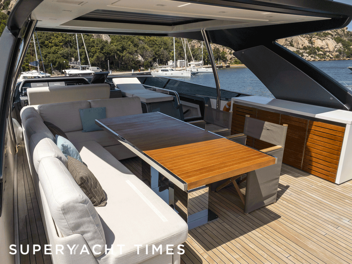 Lady E yacht upper deck 