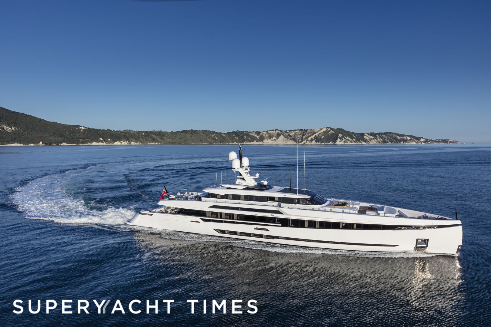 K2 yacht cruising 