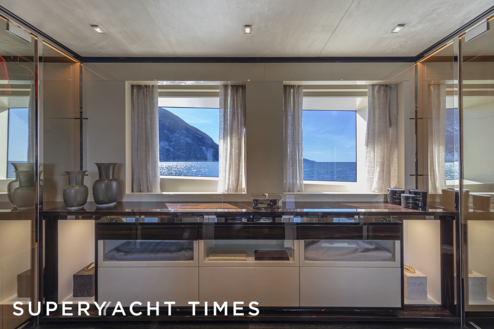K2 yacht bathroom