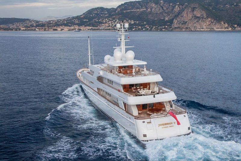 Faribana V cruising