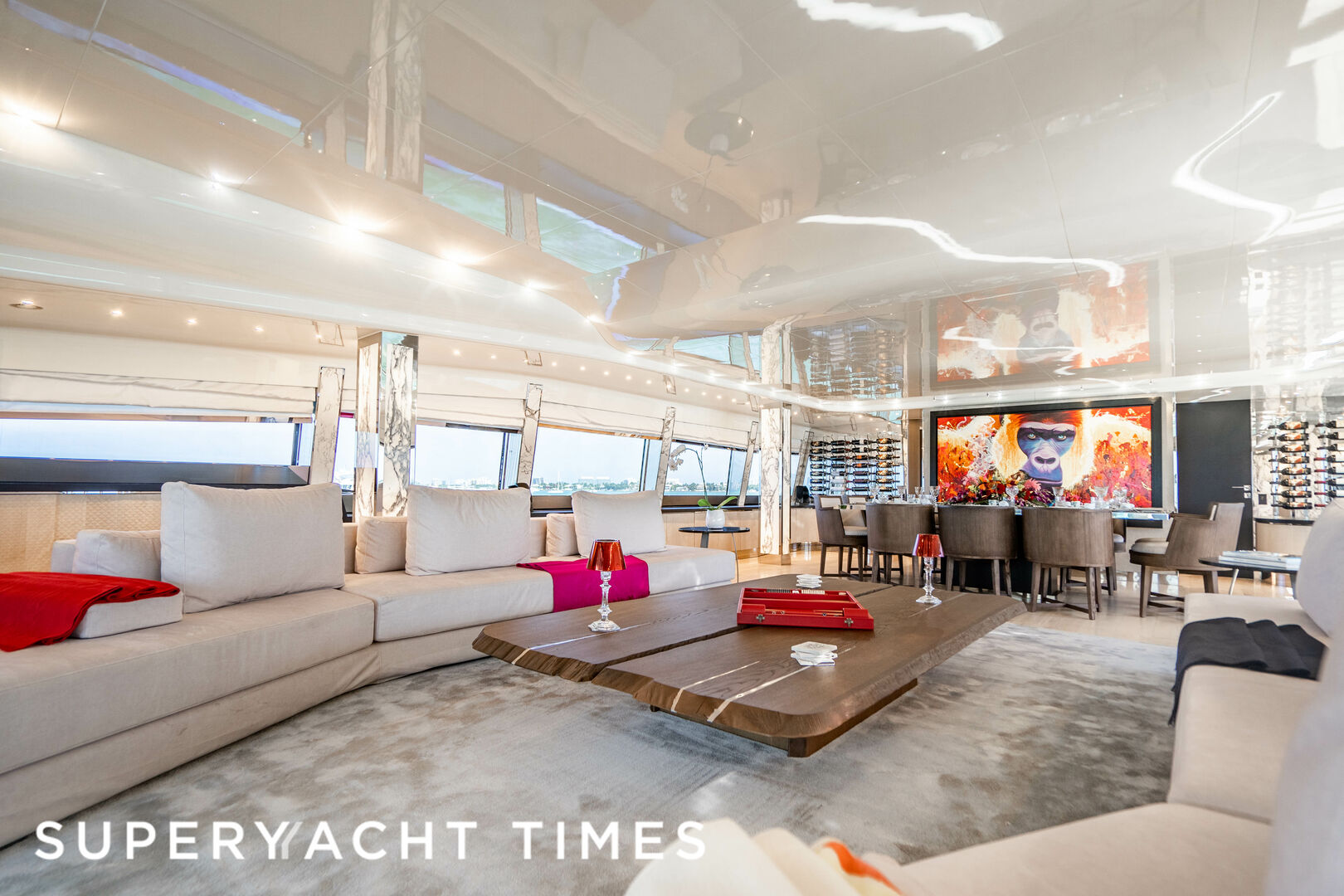 Rock 13 yacht saloon