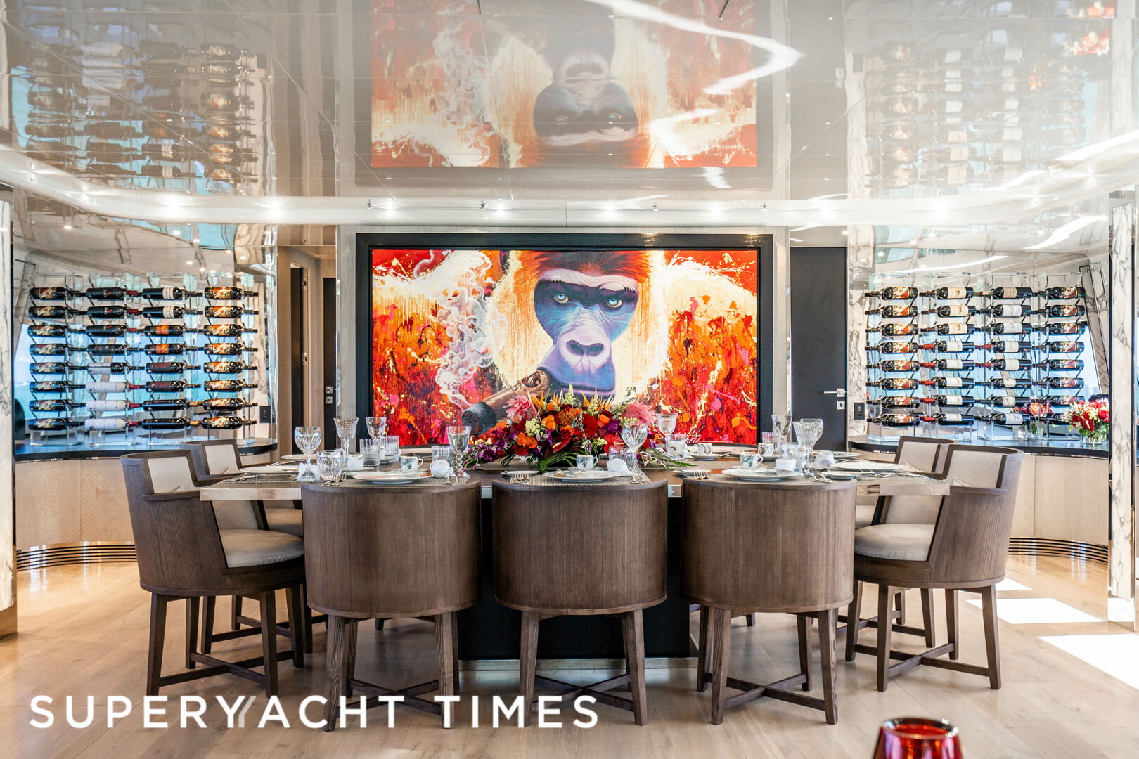 Rock 13 yacht dining