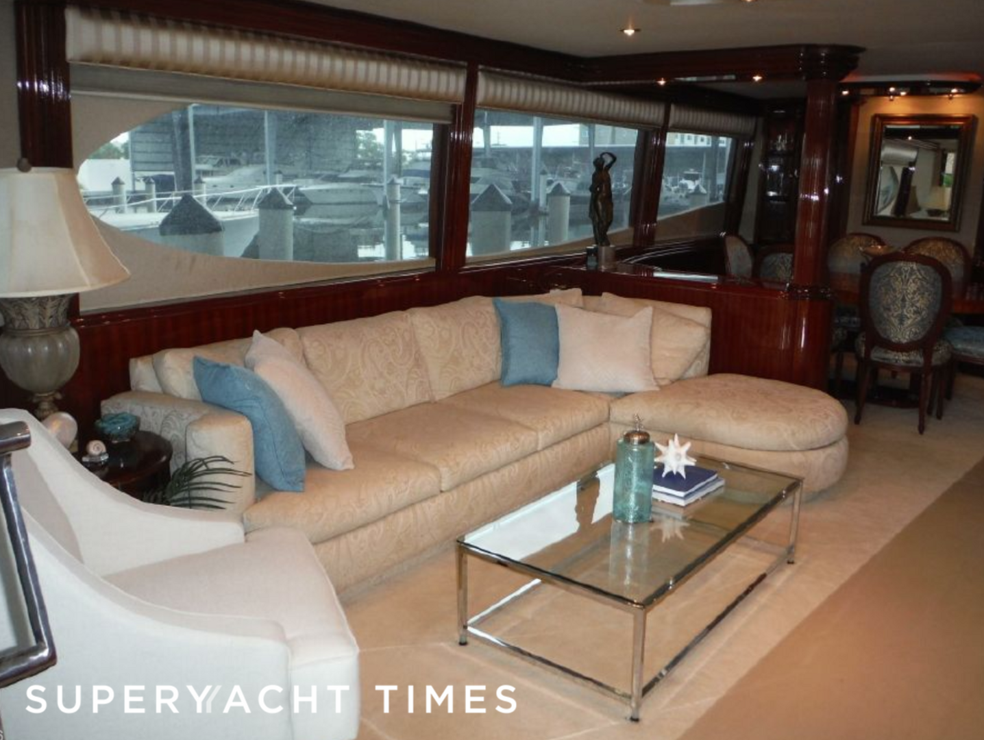 Marigot yacht saloon