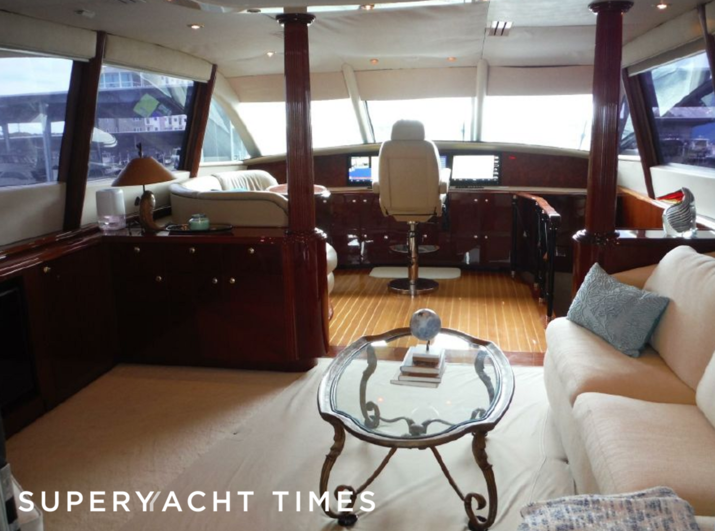 Marigot yacht wheelhouse 