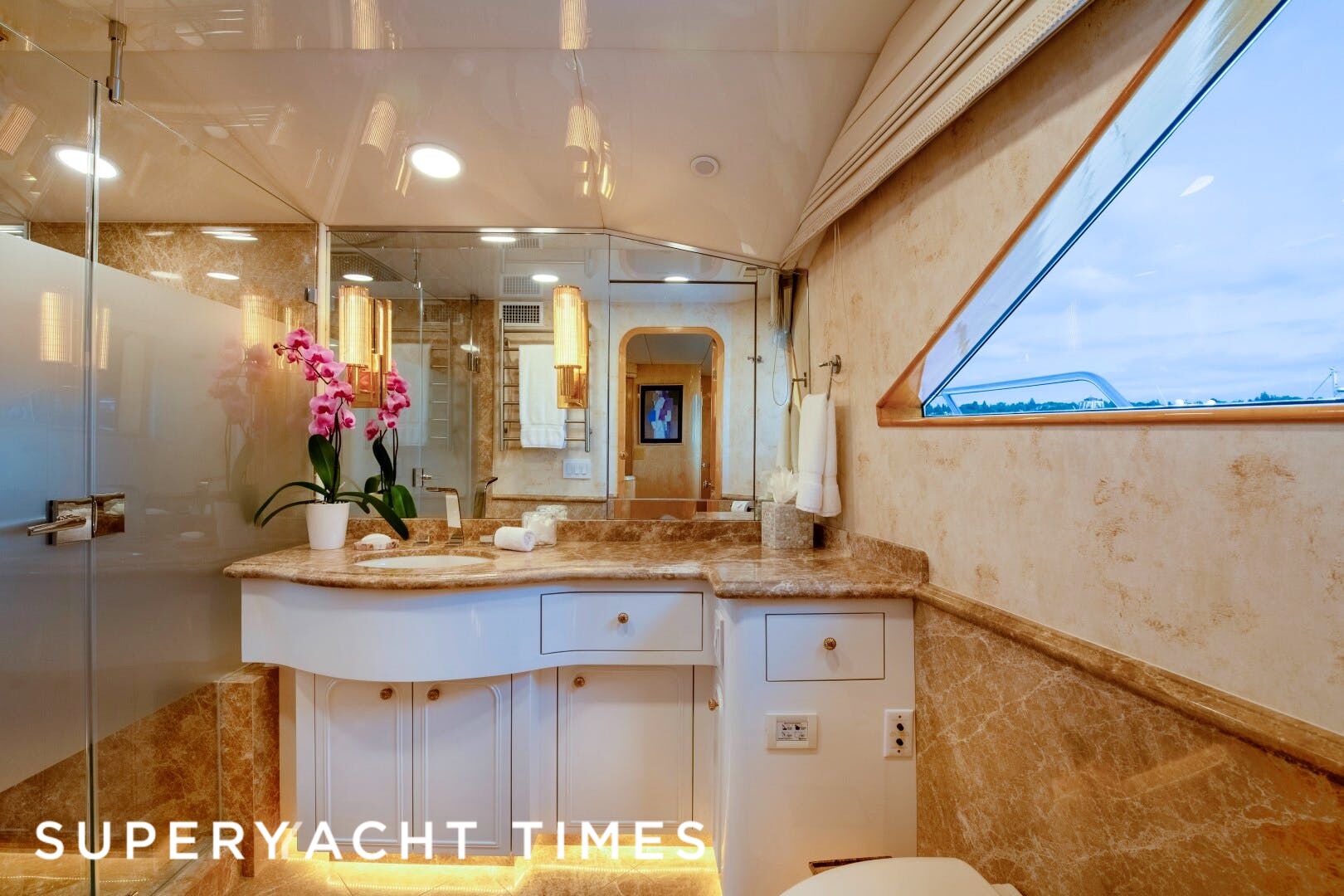40m motor yacht Sinbad now on the market