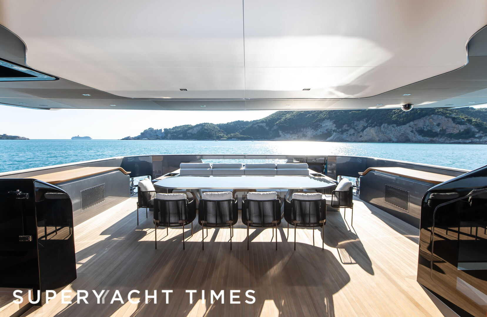 Panam yacht aft deck dining