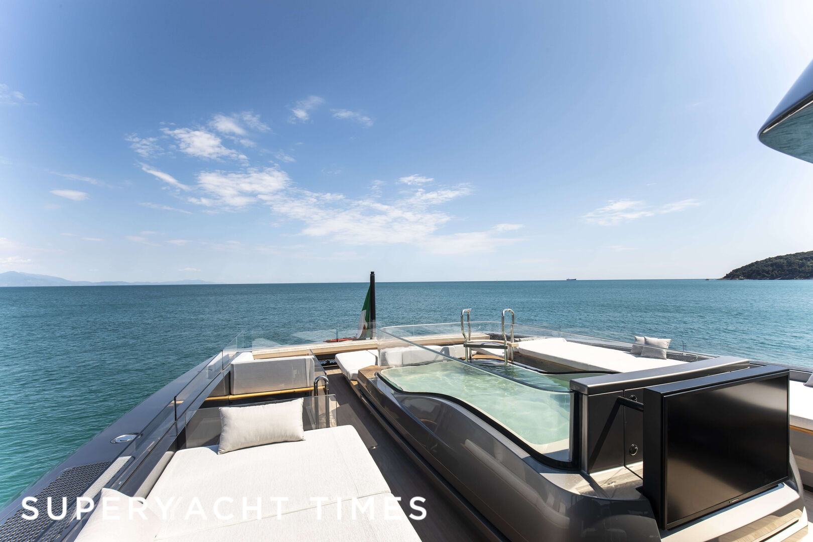 Panam yacht pool