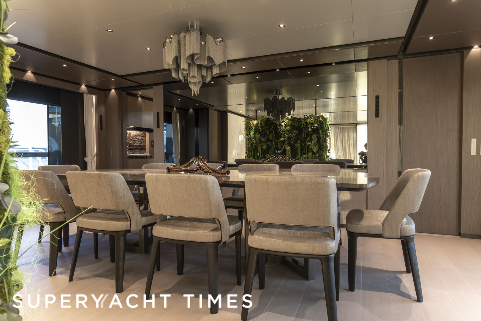 Panam yacht dining