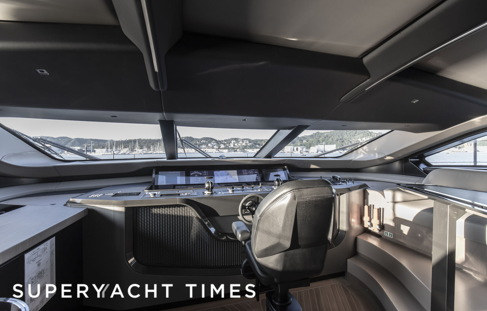 Panam yacht wheelhouse