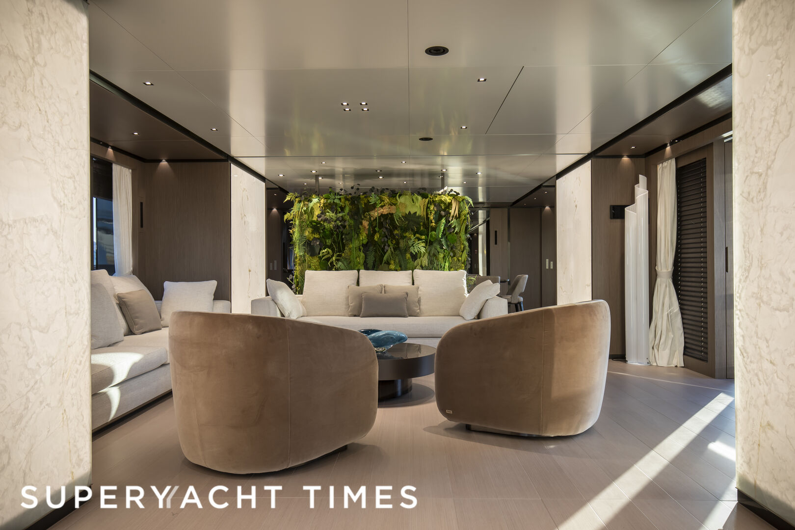 Panam yacht saloon
