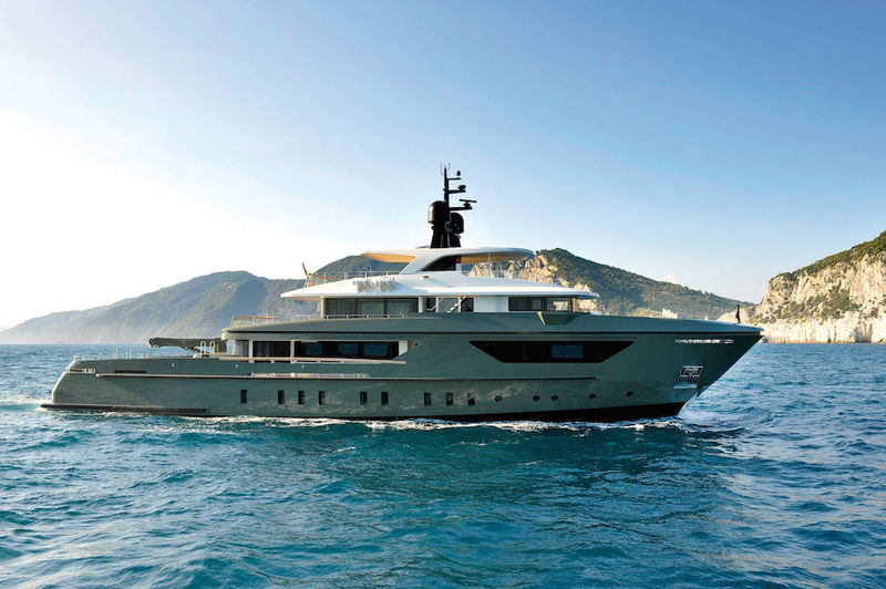 Marquet、YACHTS、海外版超希少レゾネ、新品額付 New owner for Sanlorenzo's 42m superyacht Moka