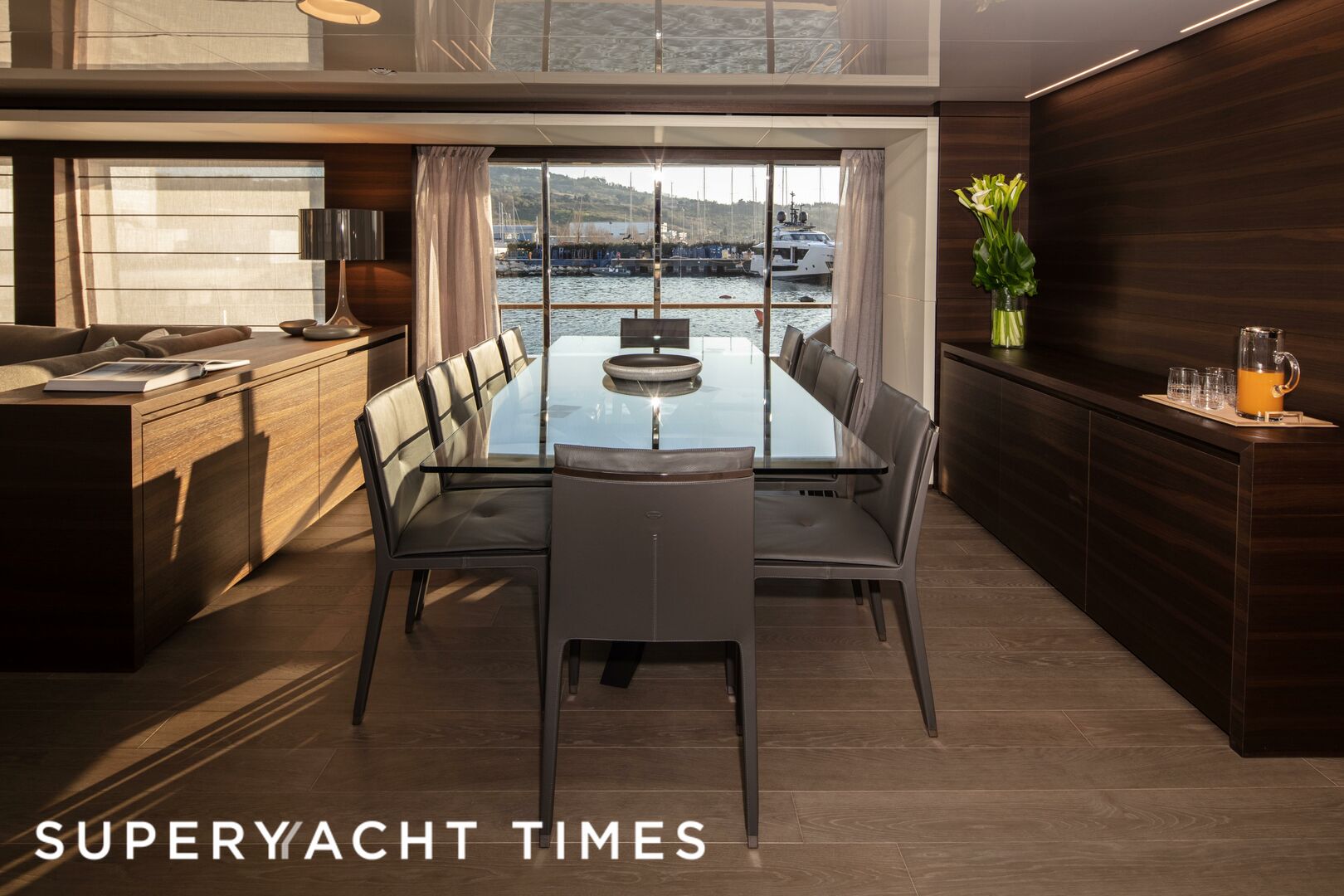 Marea yacht dining table