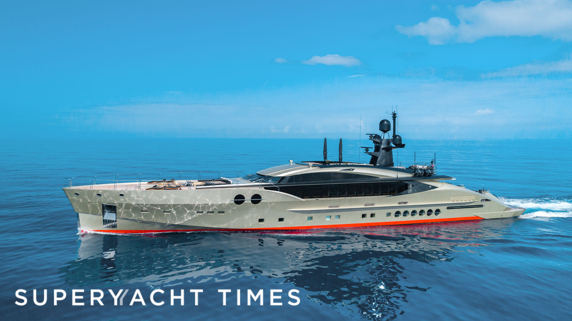 DB9 yacht cruising