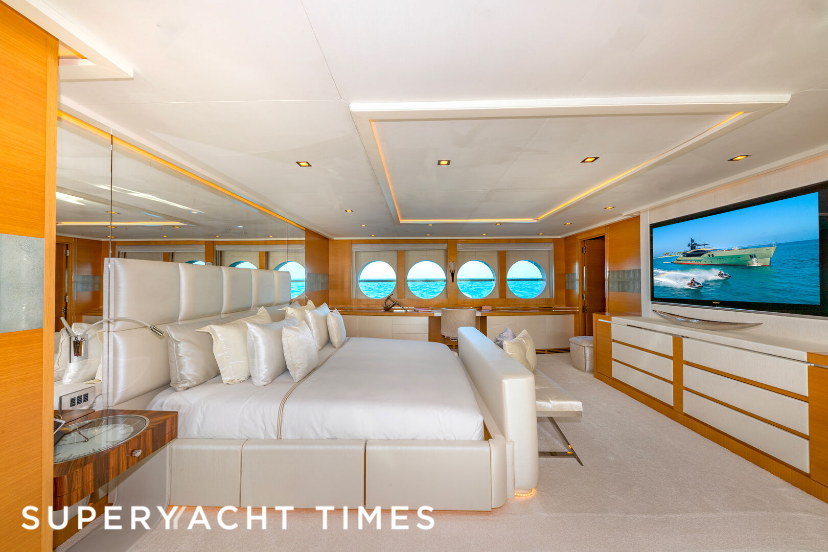 DB9 yacht stateroom