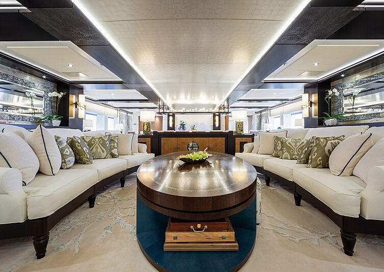 Draak Yacht 