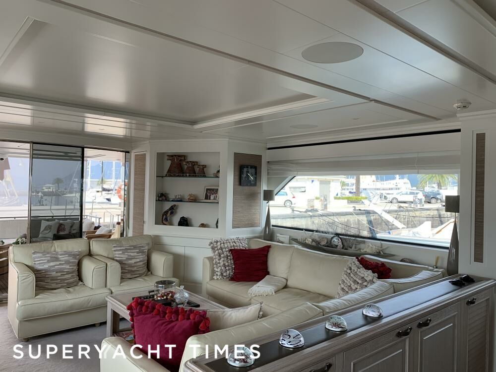 Christina yacht saloon 