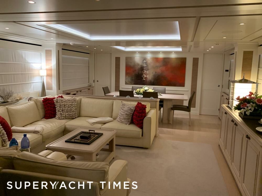 Christina yacht saloon 