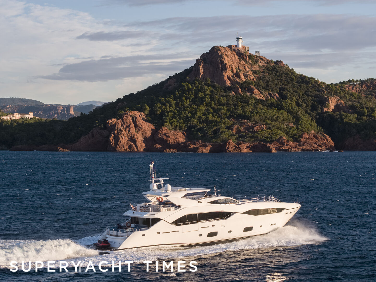 Renewal 2 yacht cruising