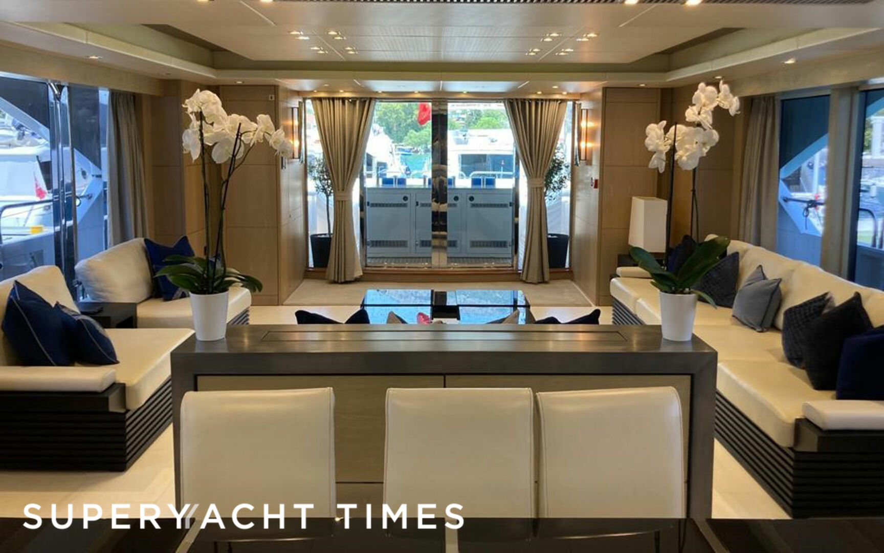 Renewal 2 yacht saloon
