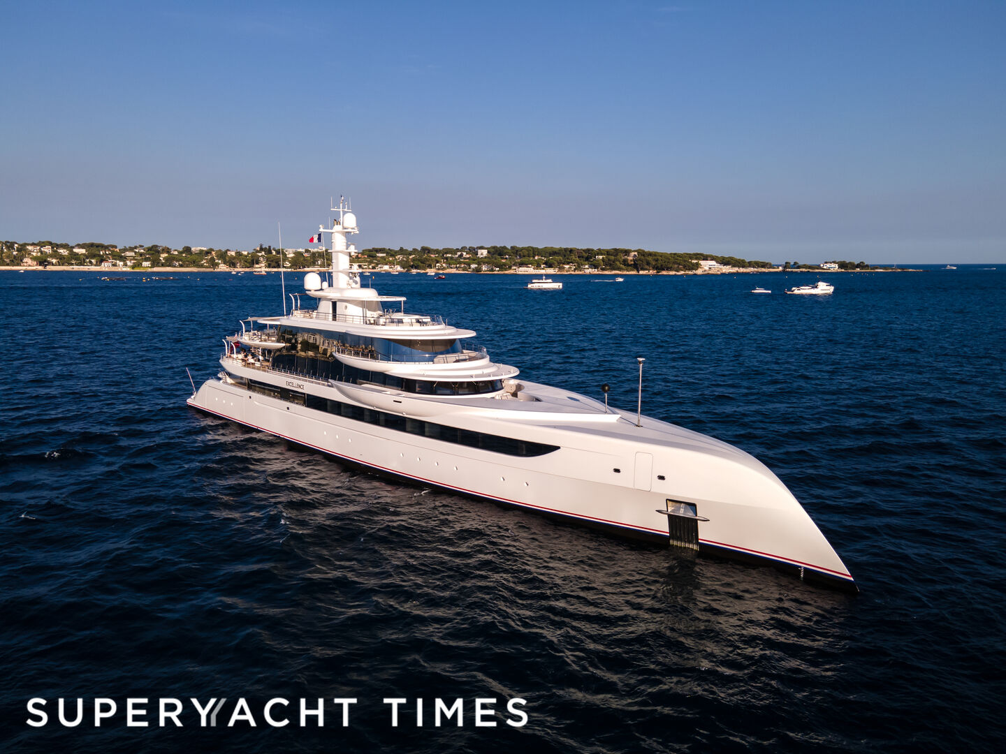 EXCELLENCE YACHT FOR SALE - FEADSHIP LUXURY YACHT