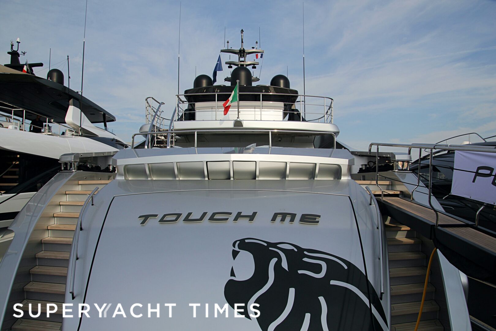 Touch Me yacht in Cannes 