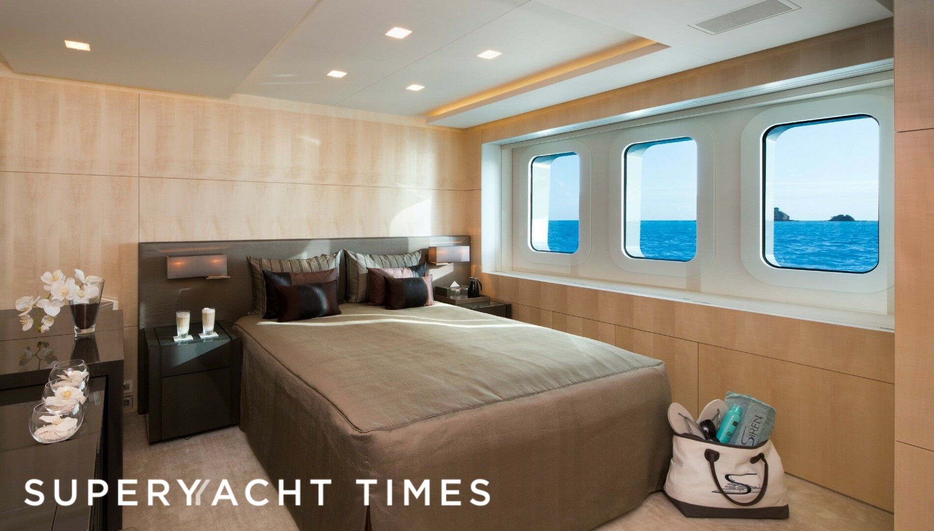Siren yacht stateroom