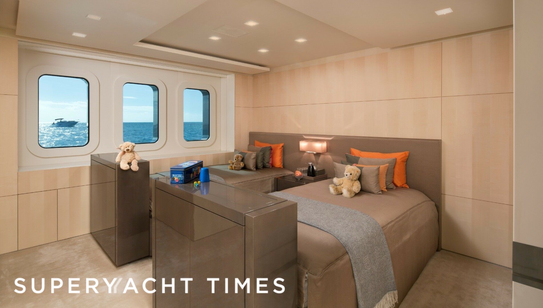 Siren yacht stateroom