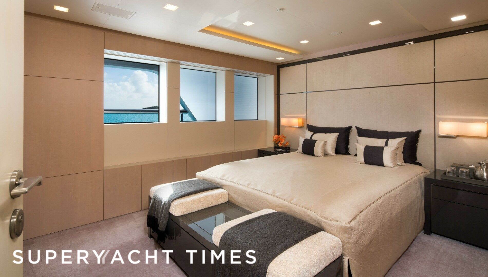 Siren yacht stateroom