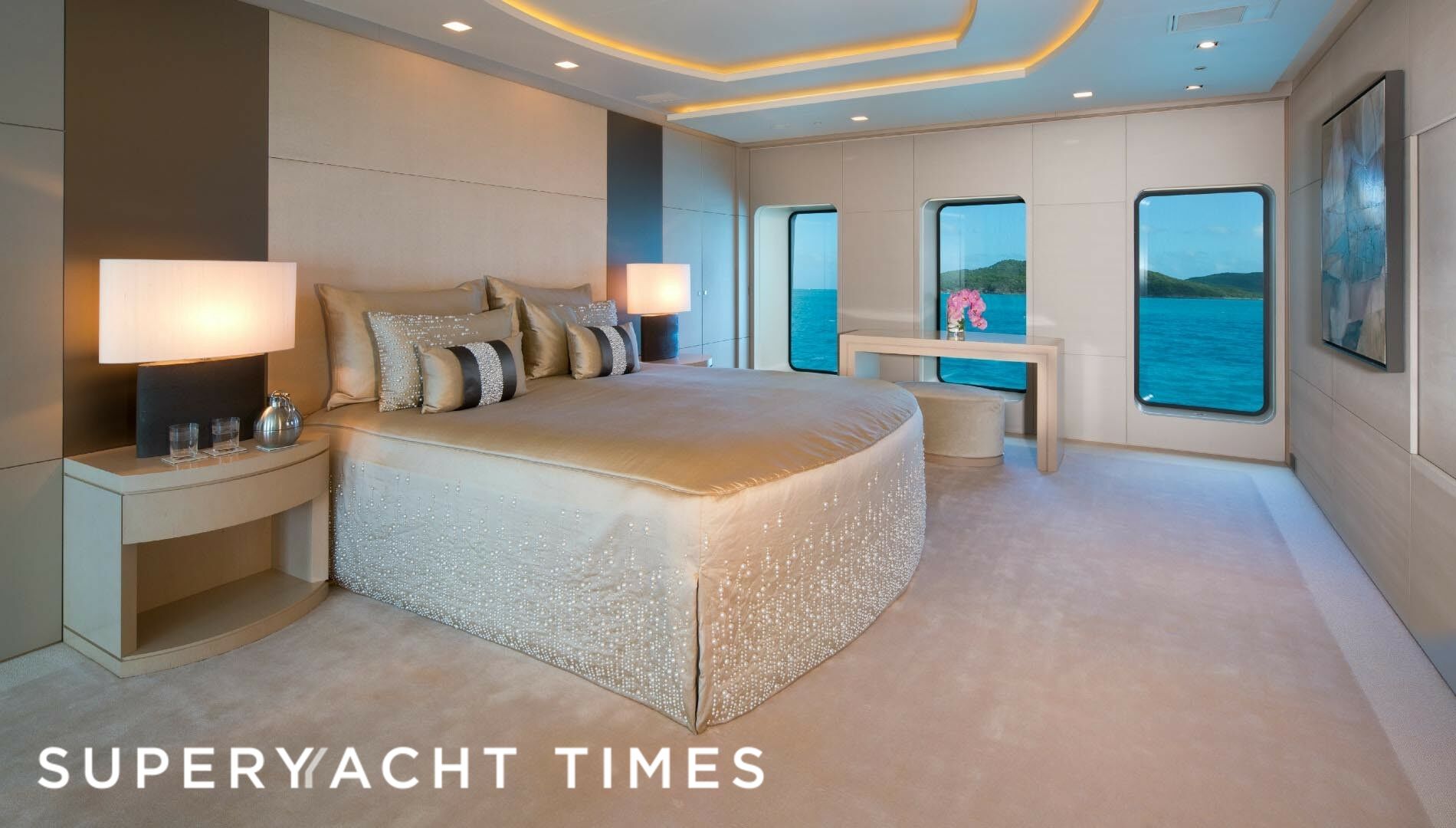 Siren yacht stateroom