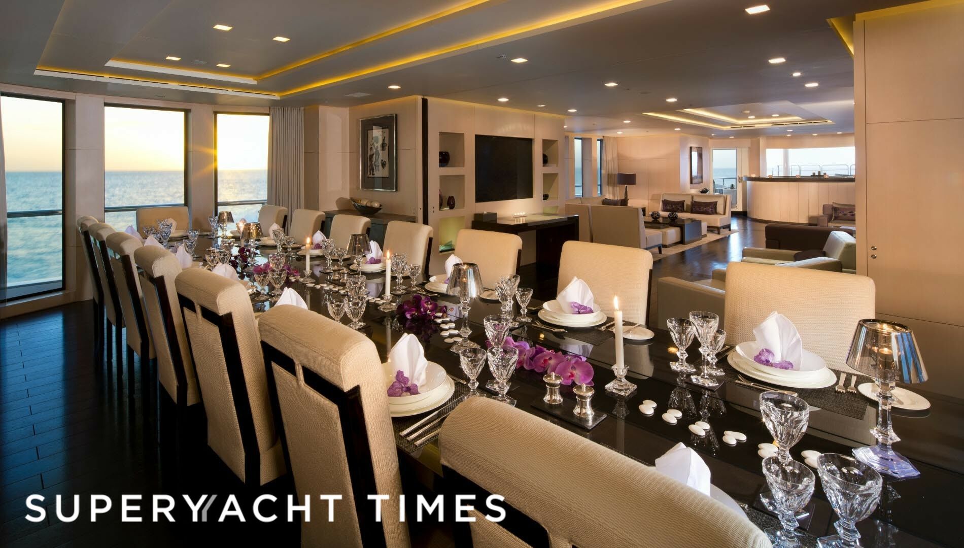 Siren yacht saloon
