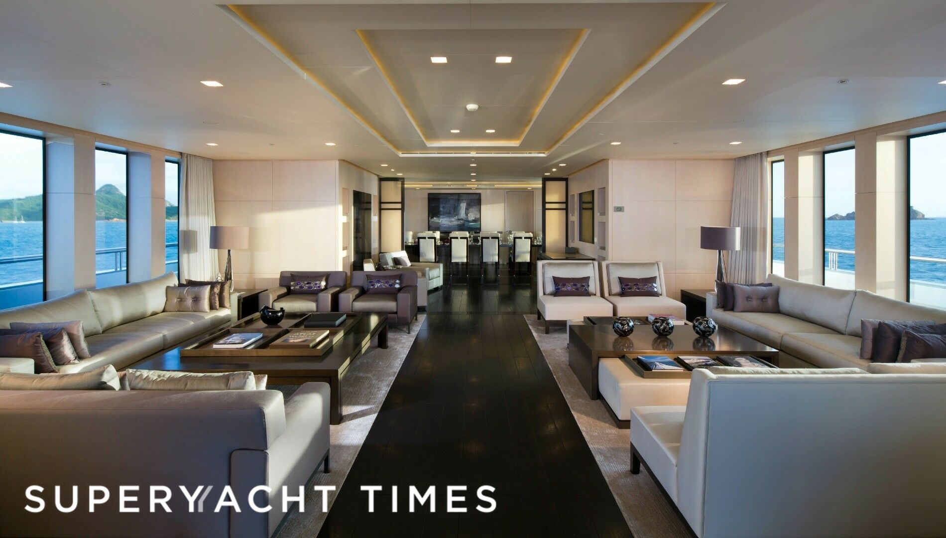 Siren yacht saloon