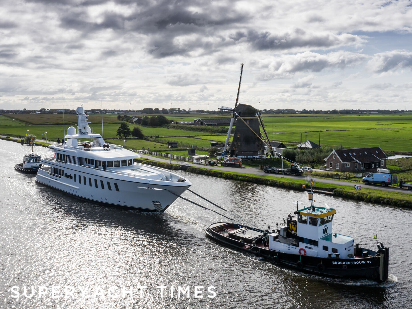 Harle yacht arriving for refit