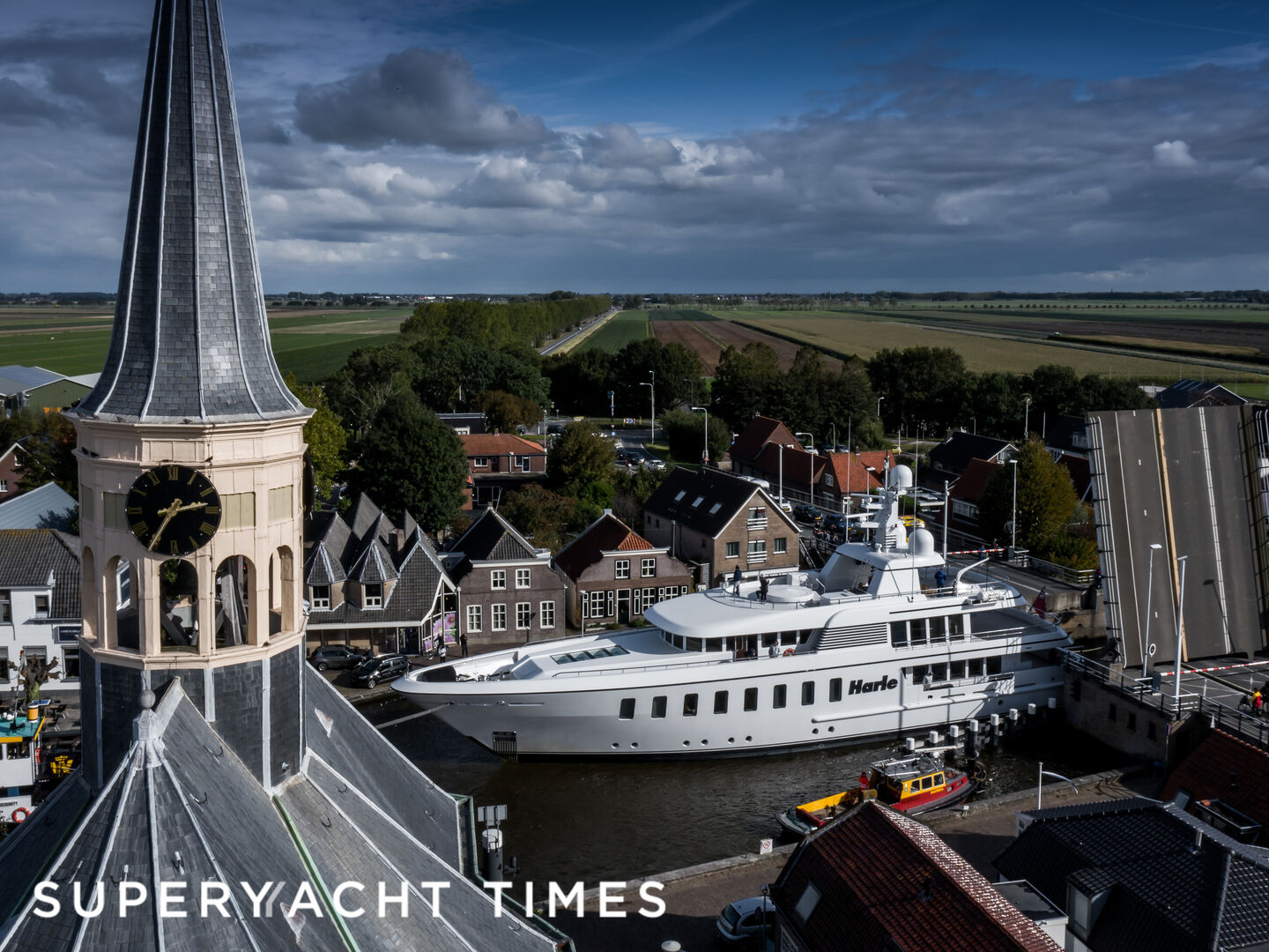 Harle yacht arriving for refit