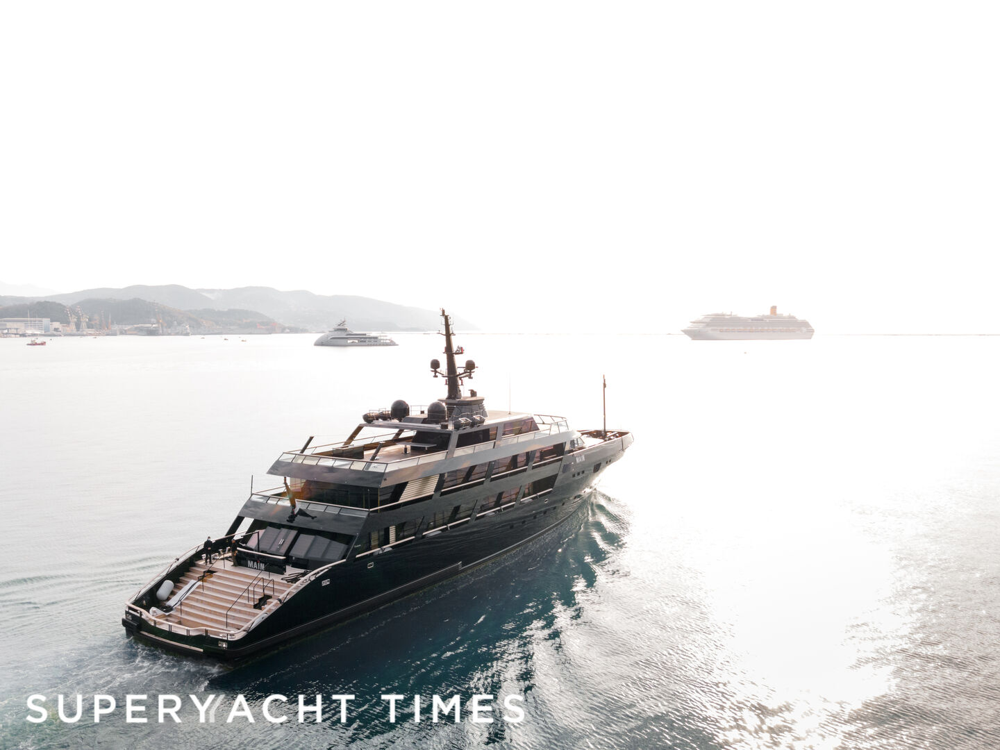 Main yacht anchored in La Spezia 