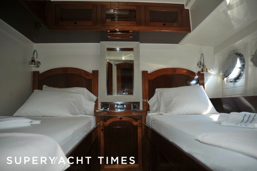 Larimar yacht stateroom
