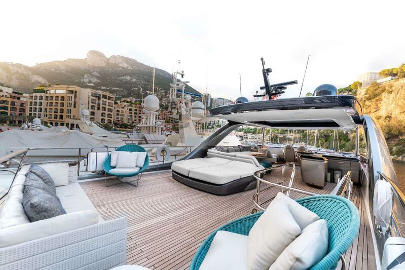 Ritz Yacht 