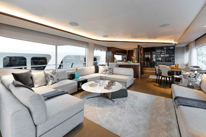 Ritz yacht saloon 
