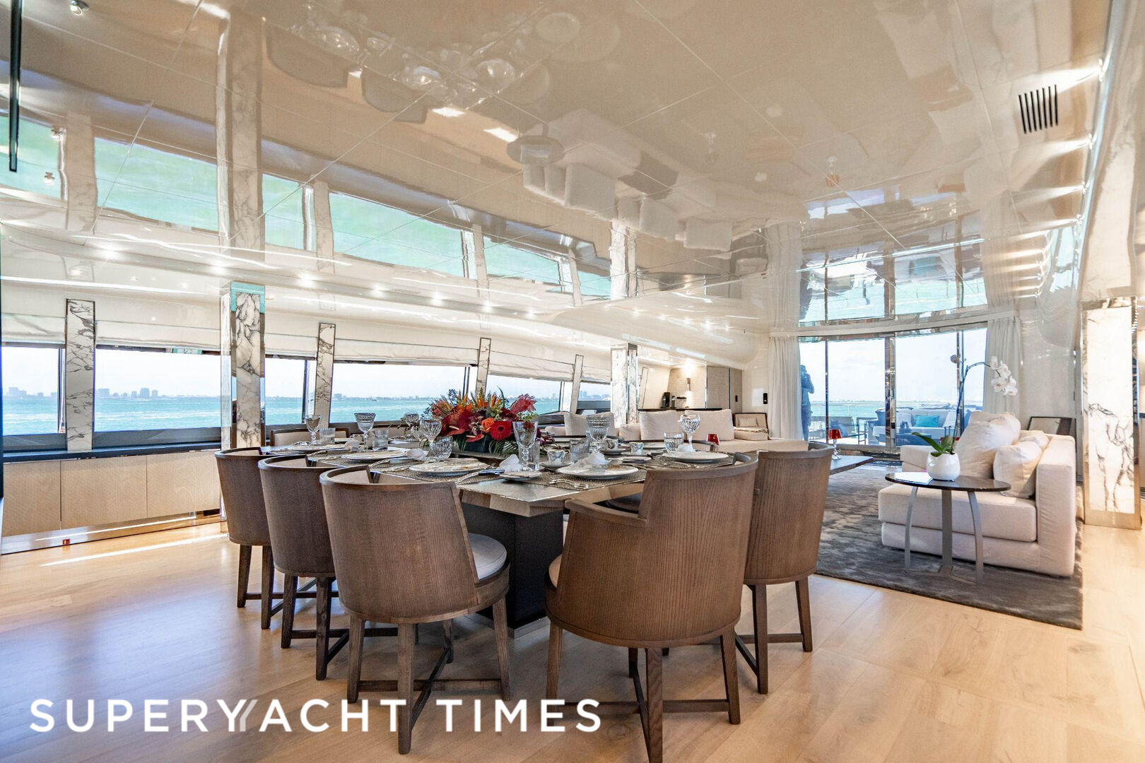 Rock 13 yacht dining