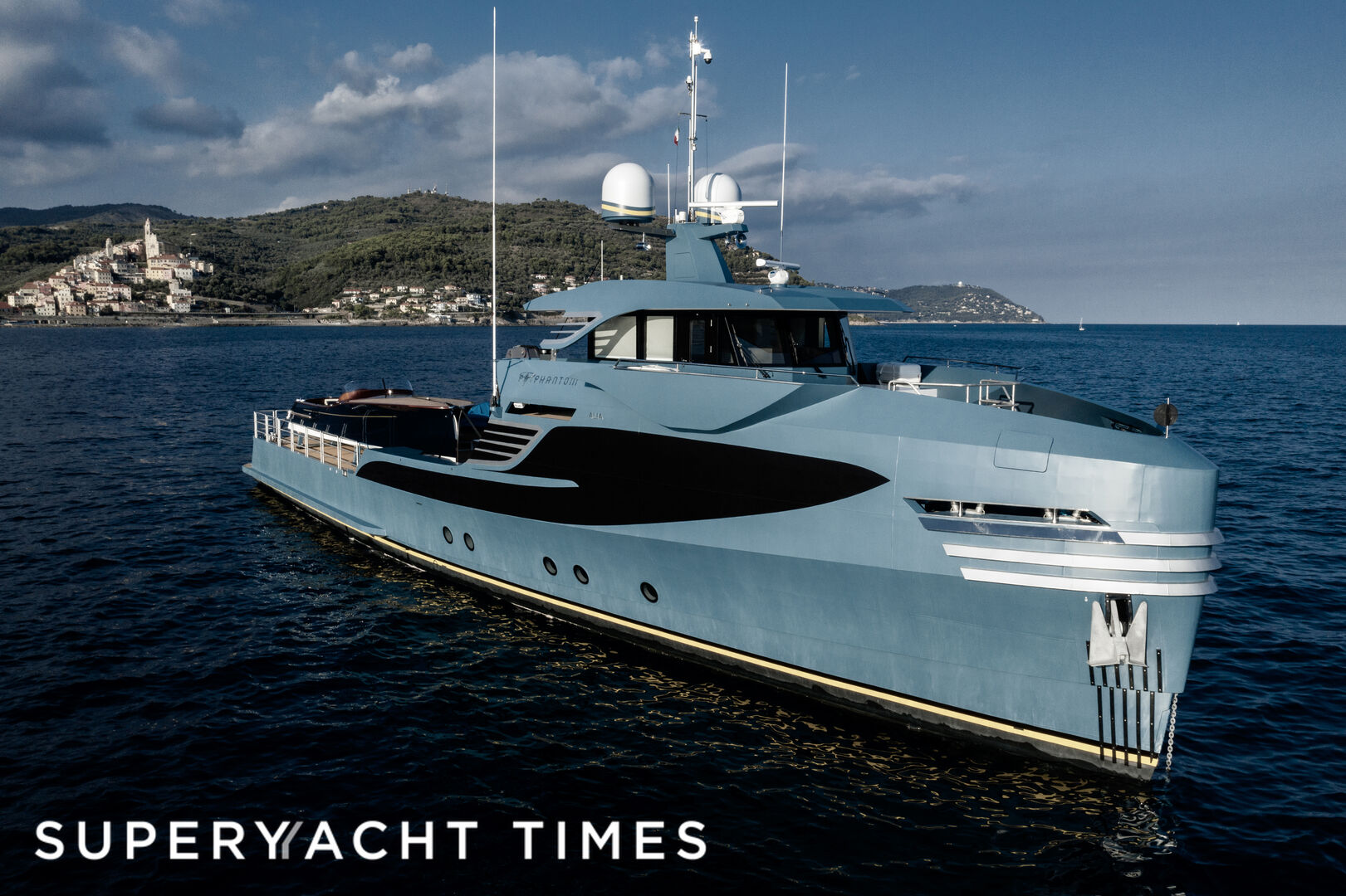 Phi Phantom yacht