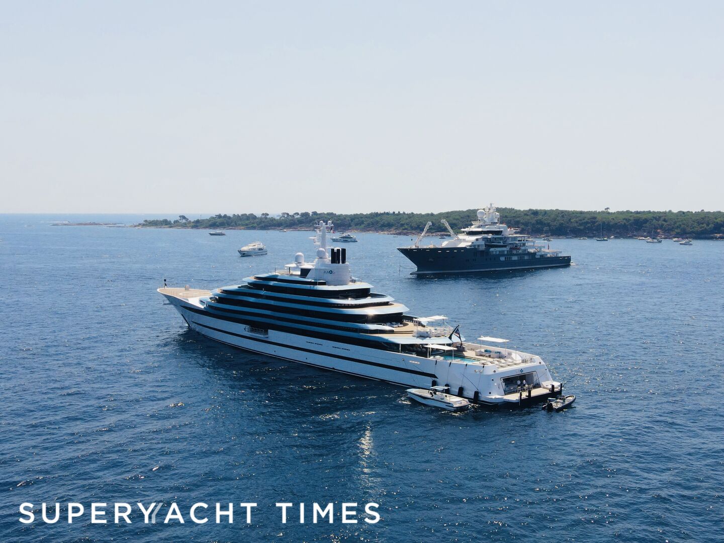 Kaos and Andromeda yachts anchored on the French Riviera