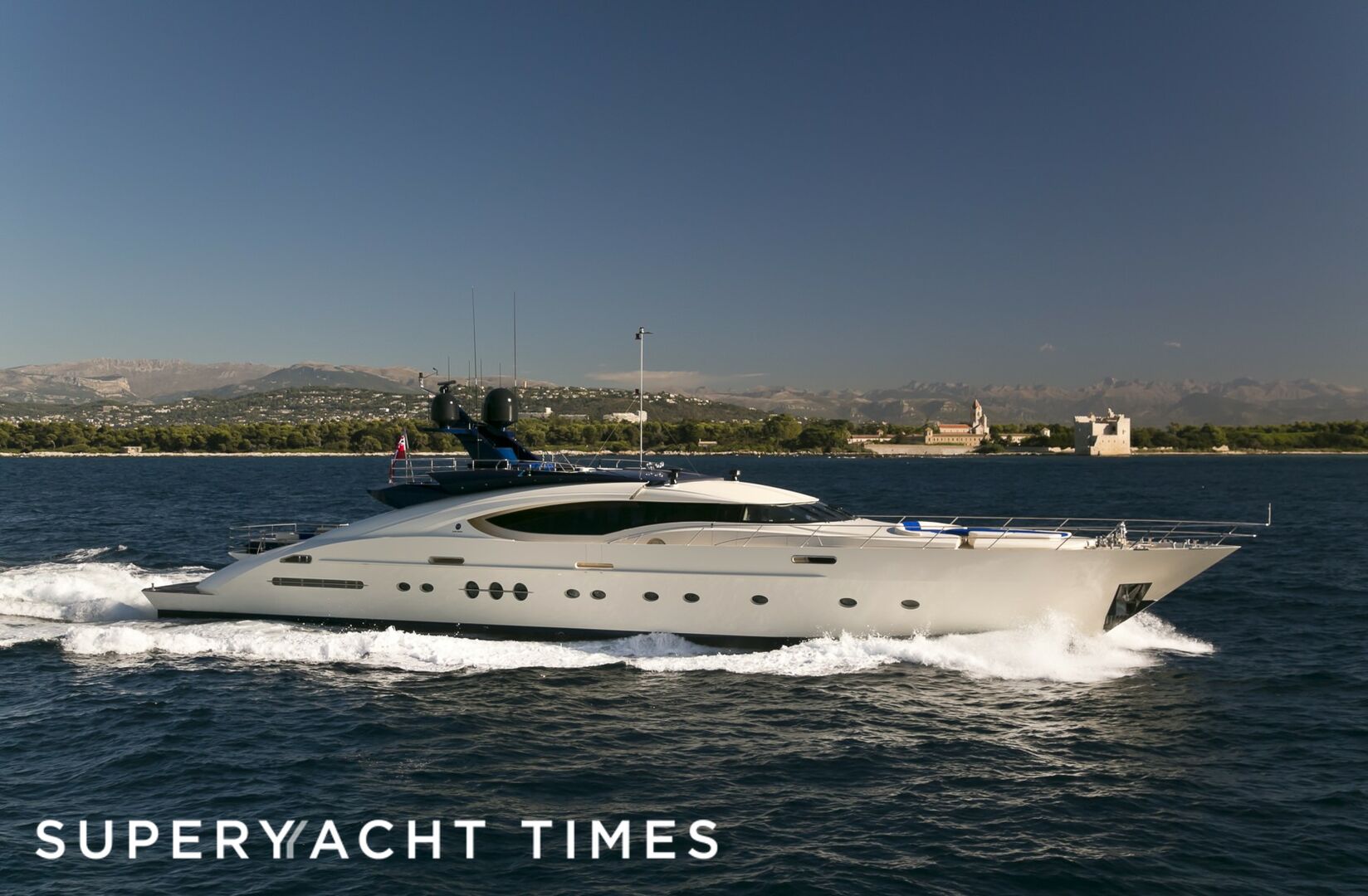 Plus Too yacht