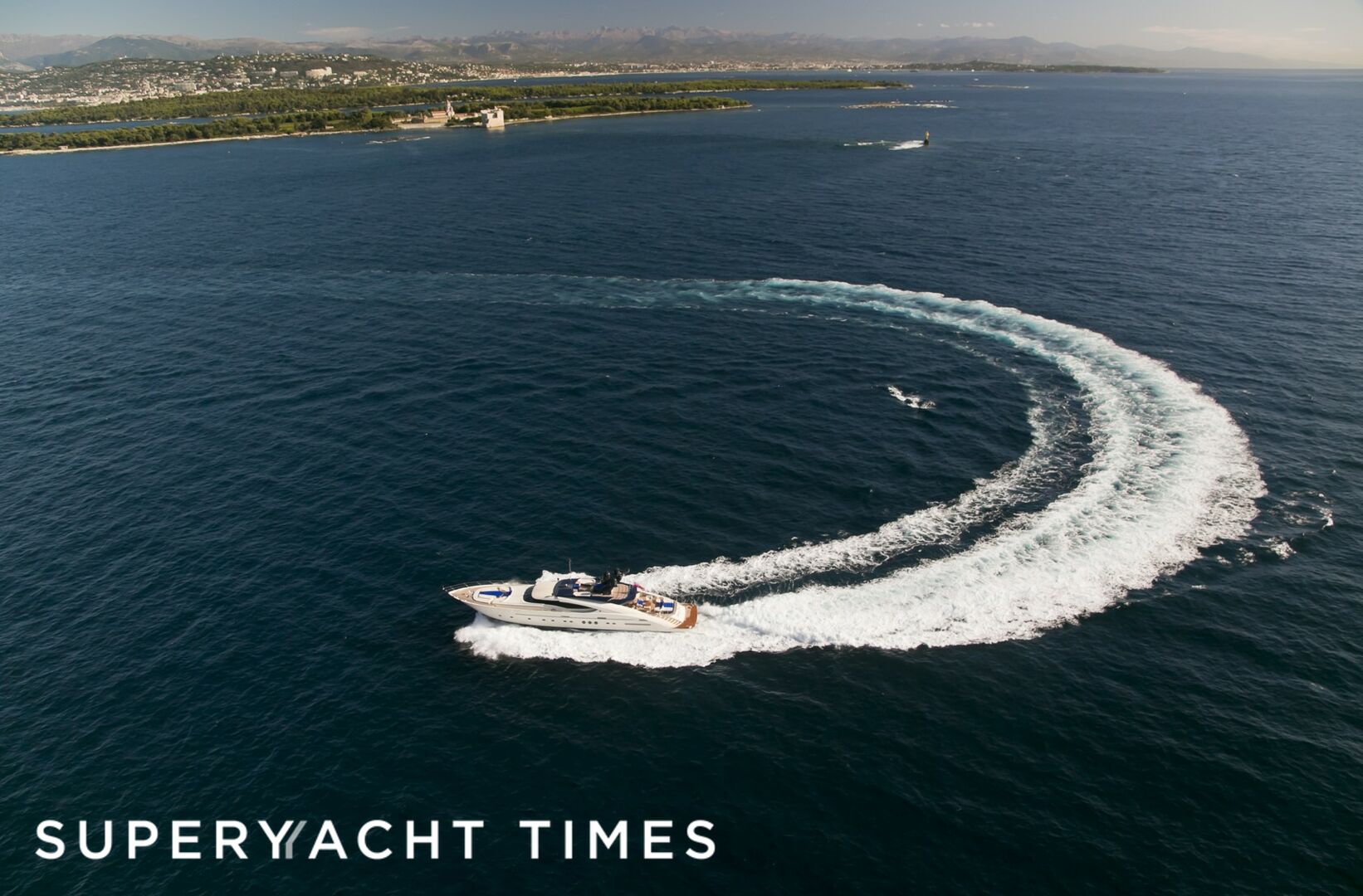 Plus Too yacht