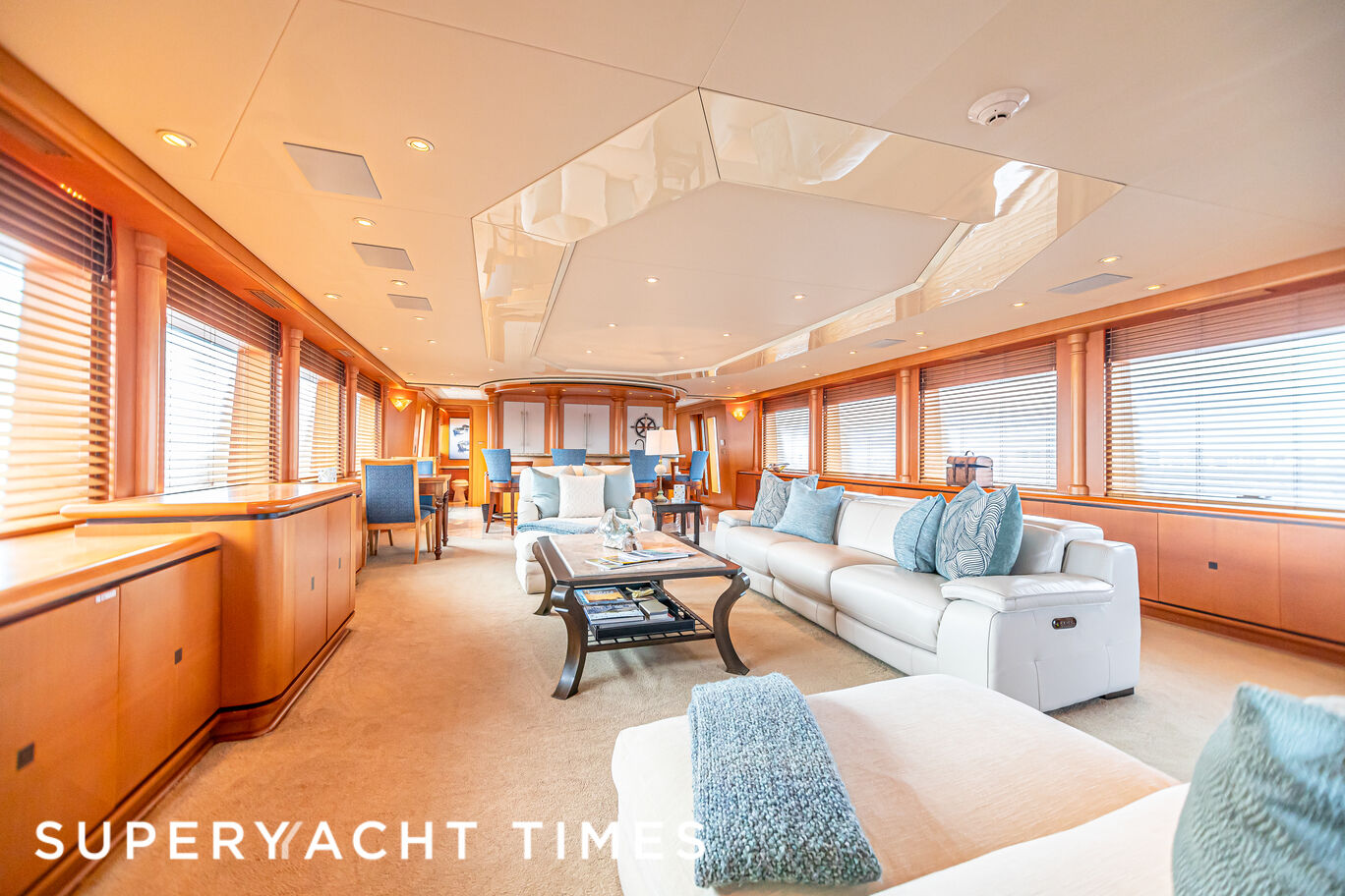 36m-intermarine-motor-yacht-savannah-sold