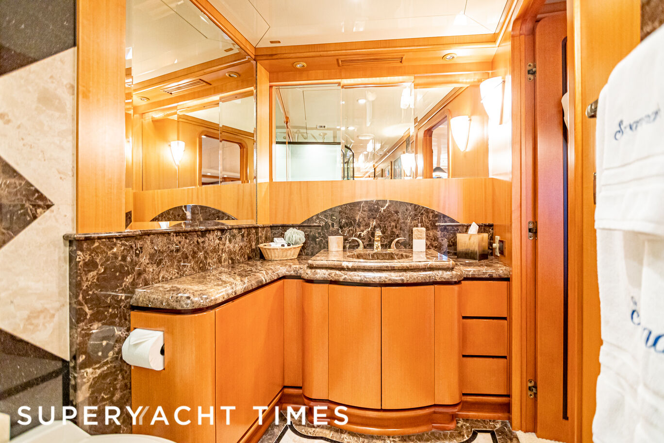 36m-intermarine-motor-yacht-savannah-sold