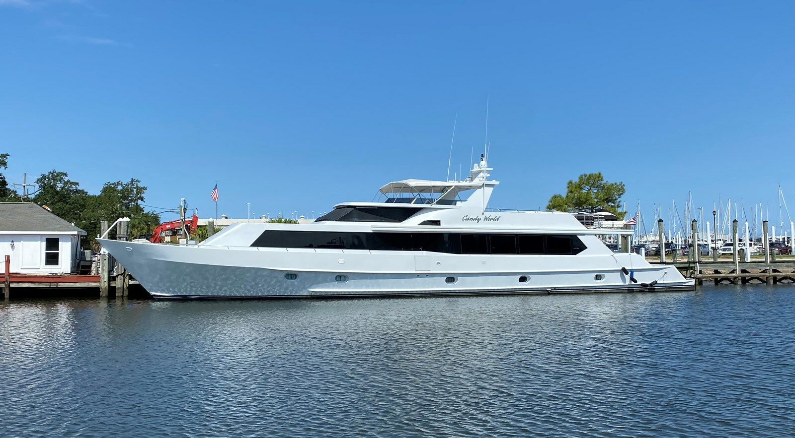 36m Swiftships motor yacht Candy World sold