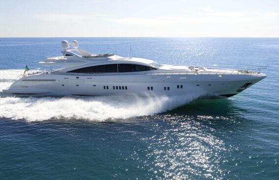 Da Vinci yacht cruising 