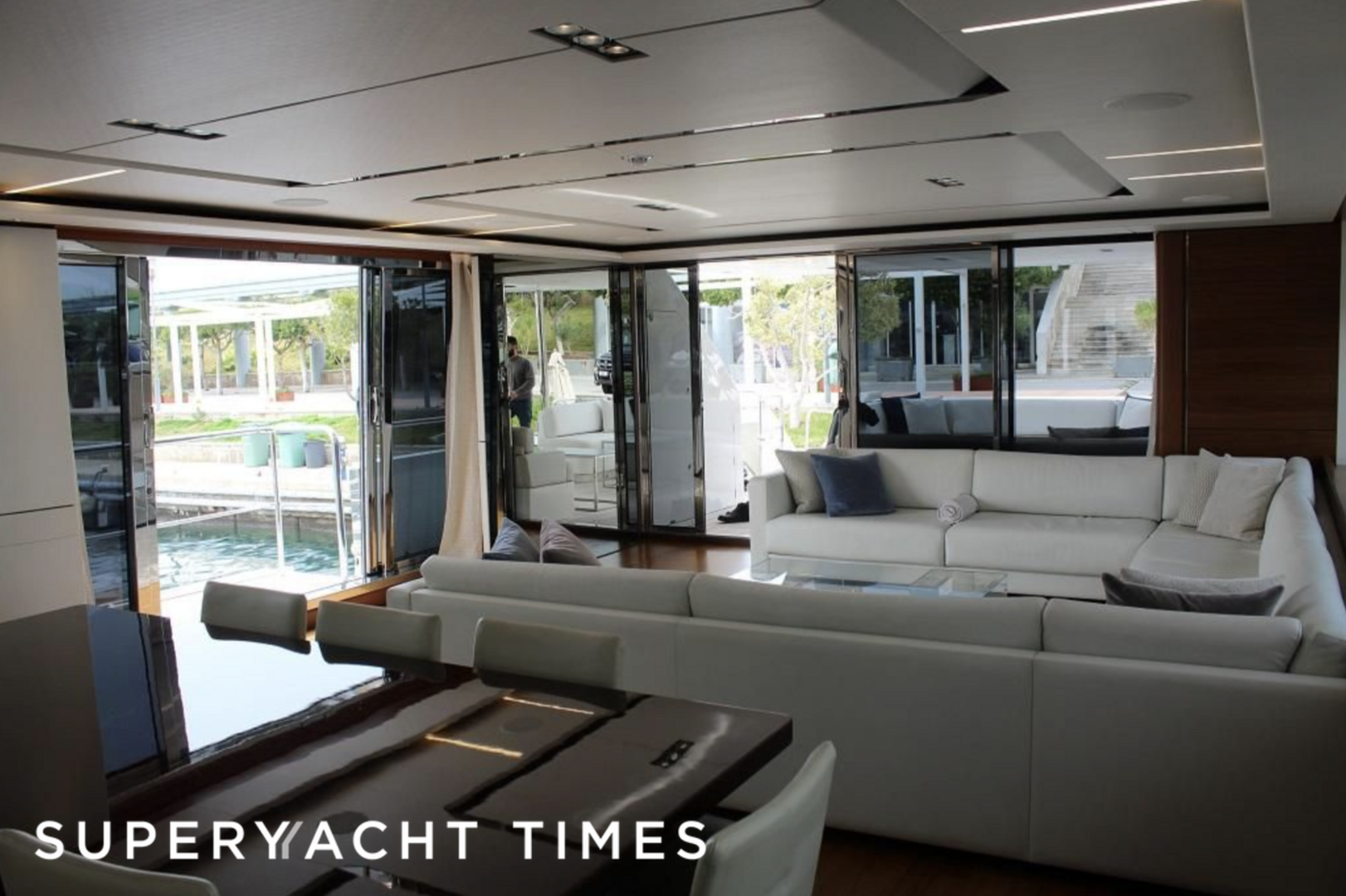 Samaya yacht saloon 