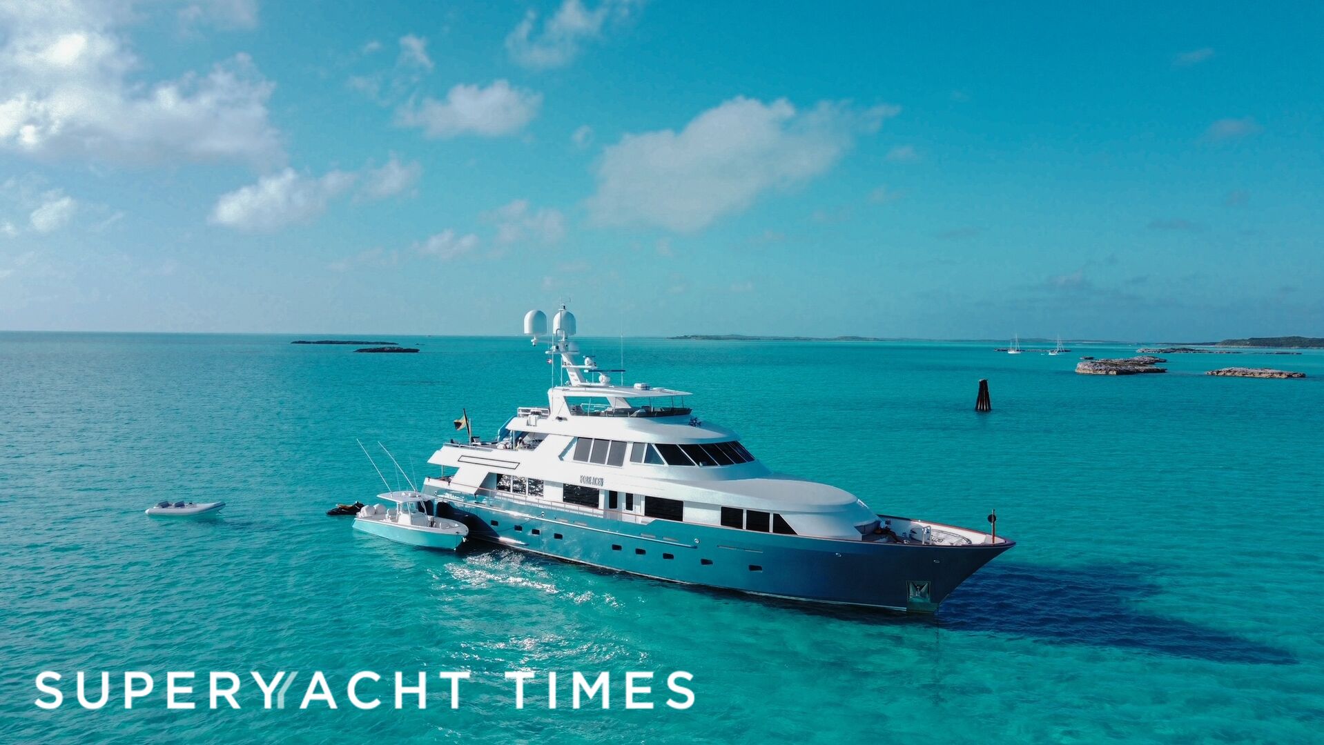 Fore Aces yacht anchored
