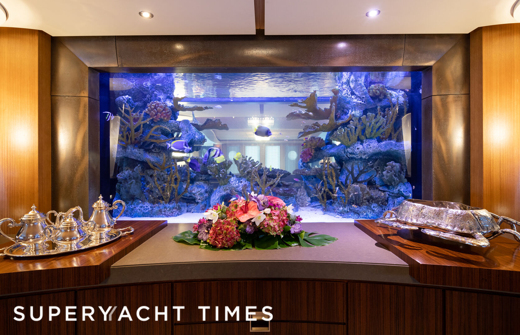 Wheels yacht aquarium
