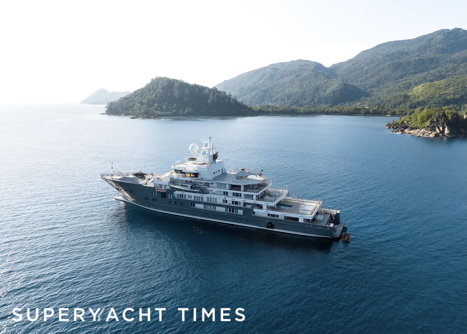 Andromeda yacht anchored in the Seychelles 